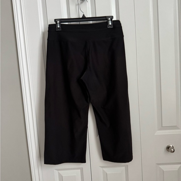 Lucy Black Loose Fit Wide Leg Cropped Leggings - Picture 1 of 8